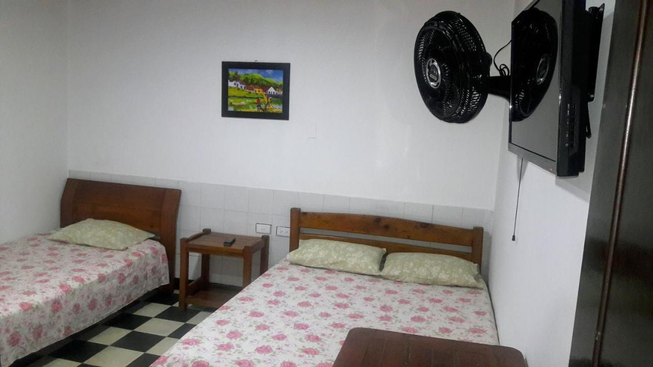 Hospedaje Santa Barbara Buga Εξωτερικό φωτογραφία
